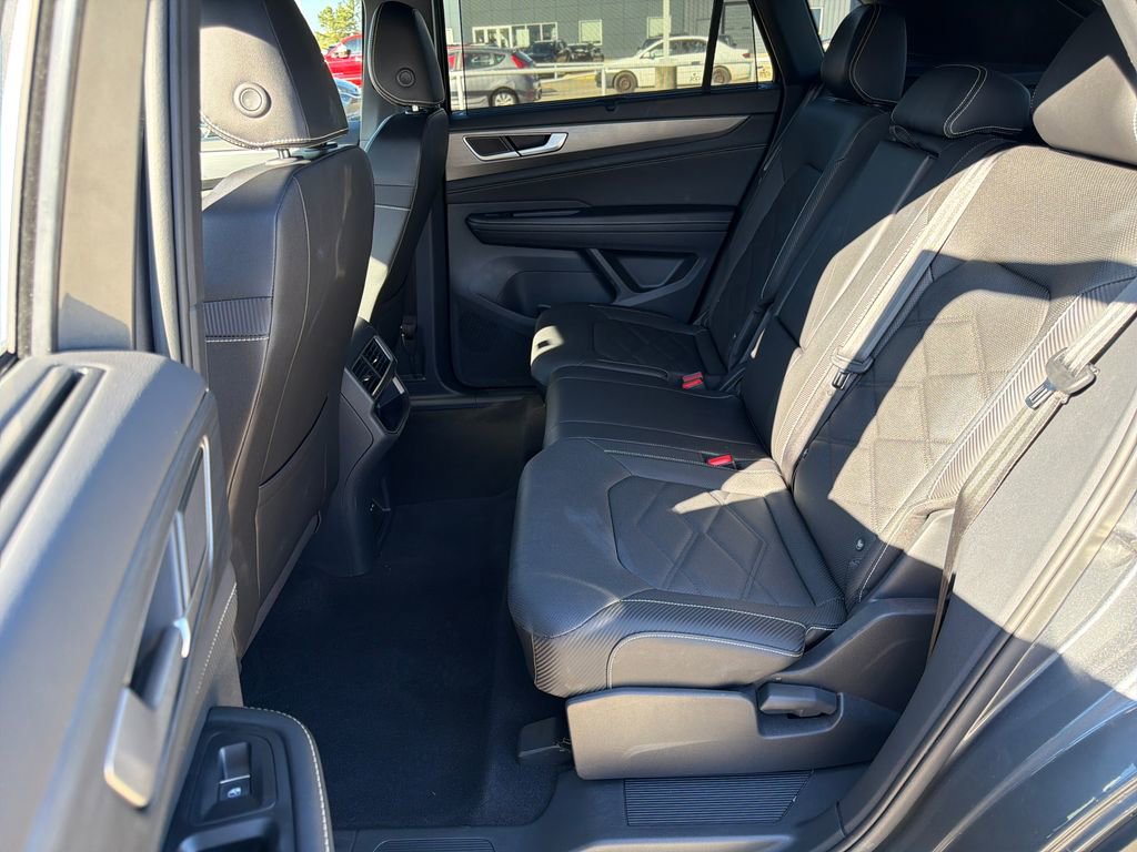 Used 2025 Volkswagen Atlas Cross Sport SE image 26