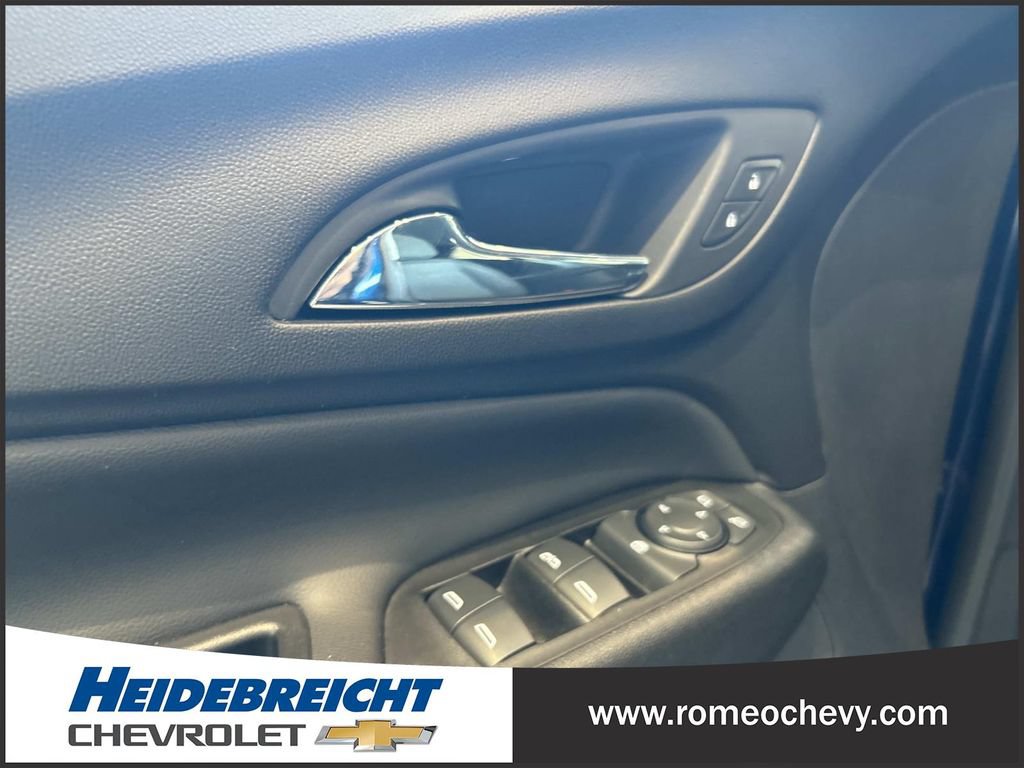 Used 2023 Chevrolet Equinox LT FWD image 11