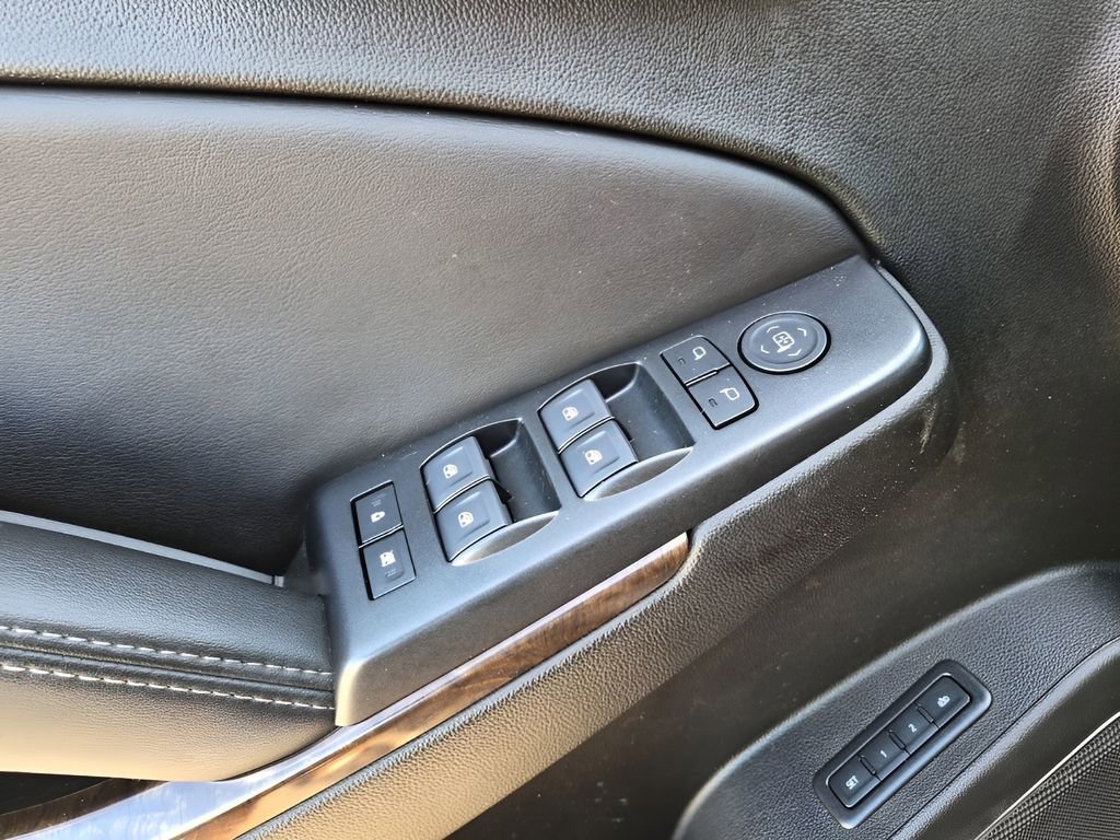 Used 2019 Chevrolet Suburban LT RWD image 29
