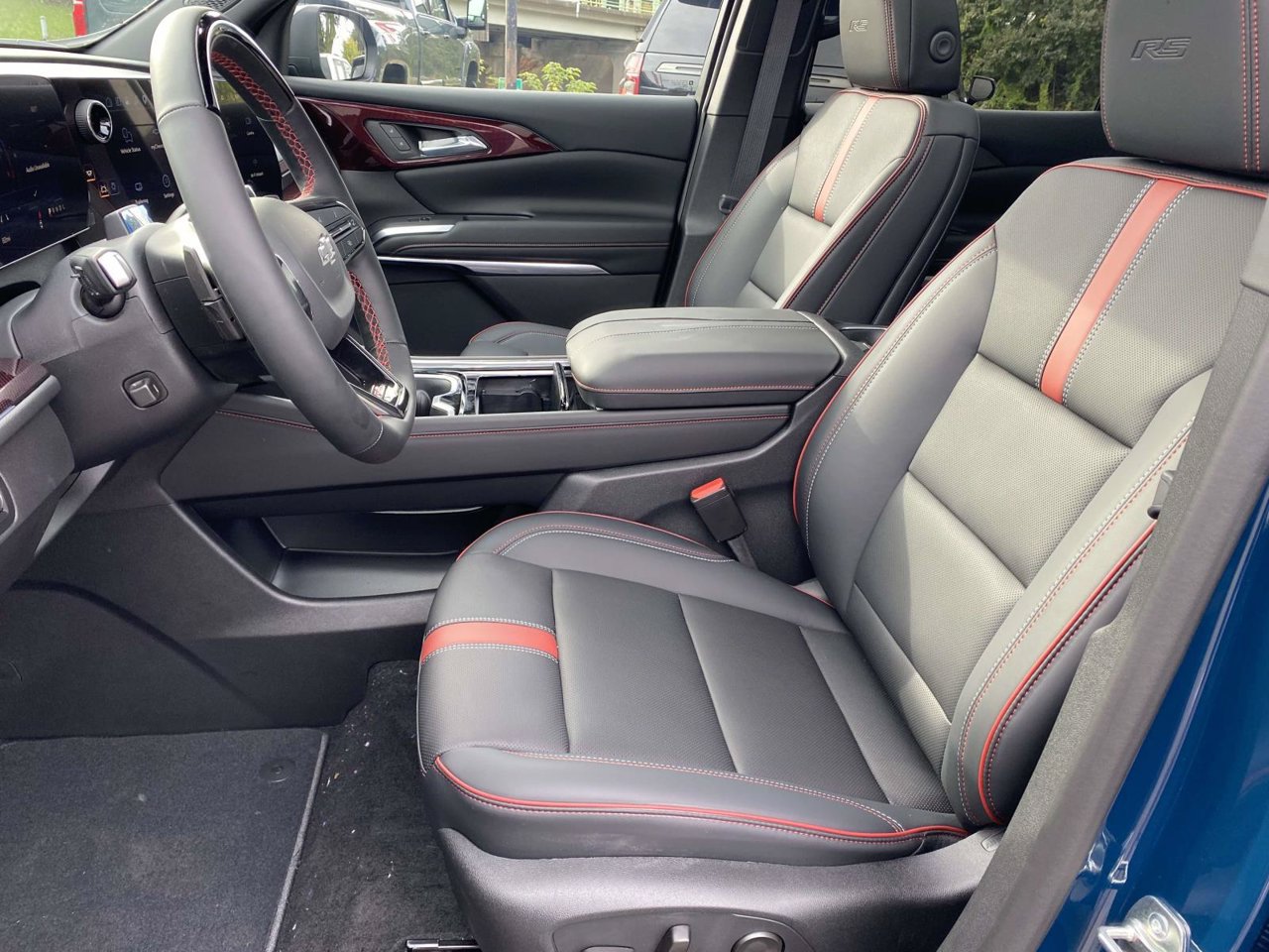 New 2027 Chevrolet Traverse RS FWD image 15