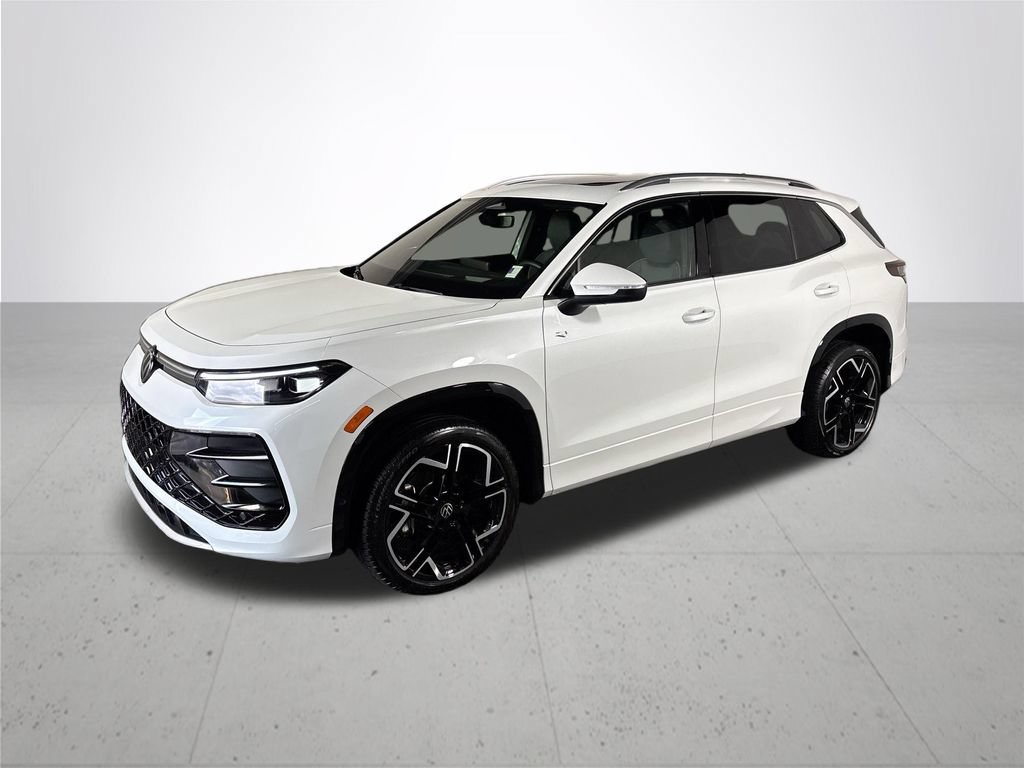 Certified 2025 Volkswagen Tiguan SEL R-Line AWD/4WD image 3