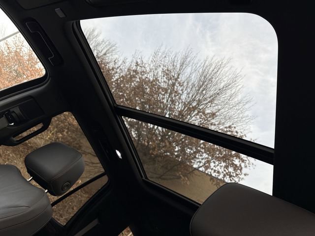 Used 2021 Chevrolet Tahoe Z71 w/ Luxury Package image 24