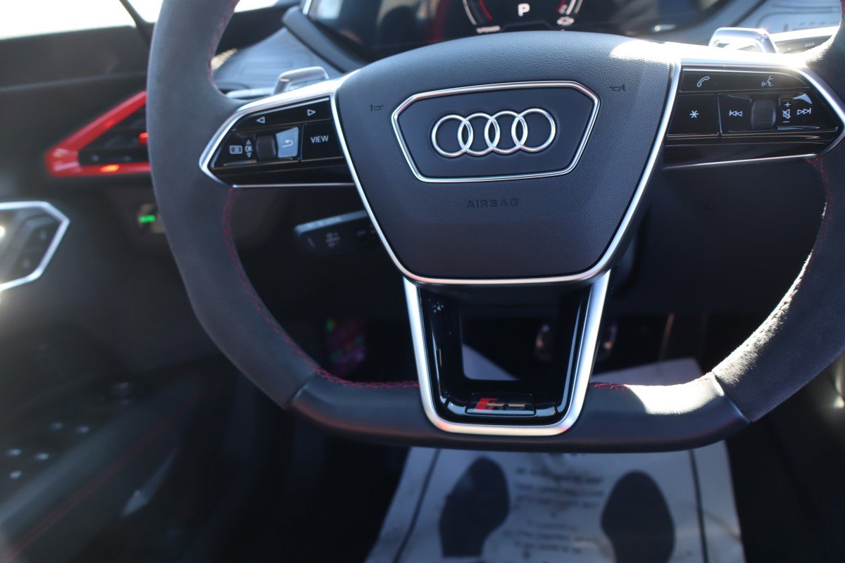 Used 2023 Audi RS e-tron GT image 23