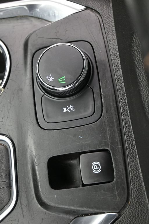 Used 2019 Chevrolet Traverse LT FWD image 21