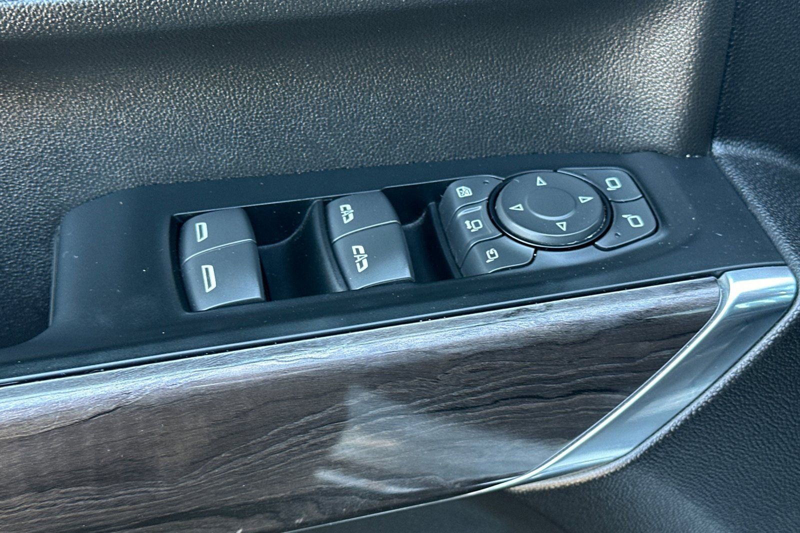 Used 2023 Chevrolet Silverado 2500 LTZ AWD/4WD image 12