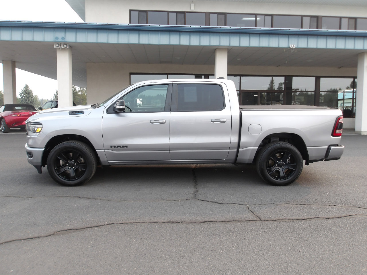Used 2021 RAM 1500 Big Horn image 2