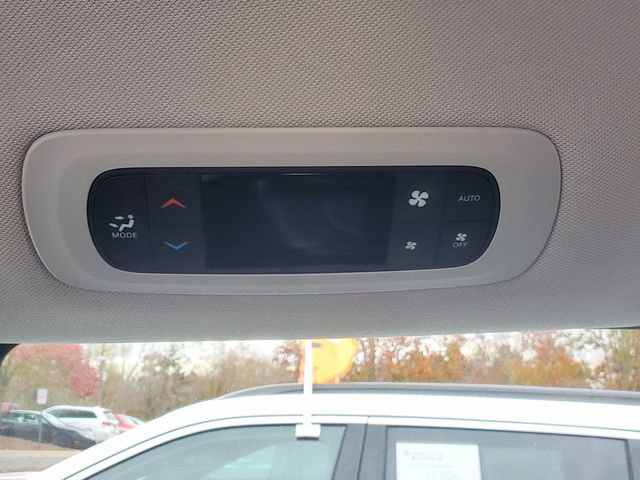 Certified 2024 Chrysler Pacifica Touring-L image 24