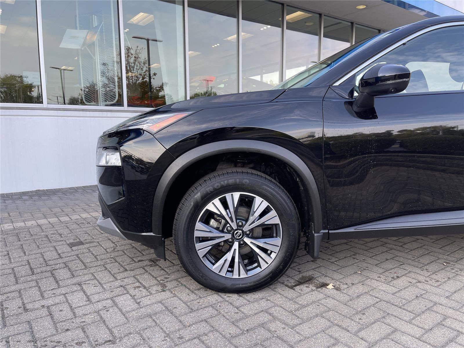 Used 2021 Nissan Rogue SV image 9