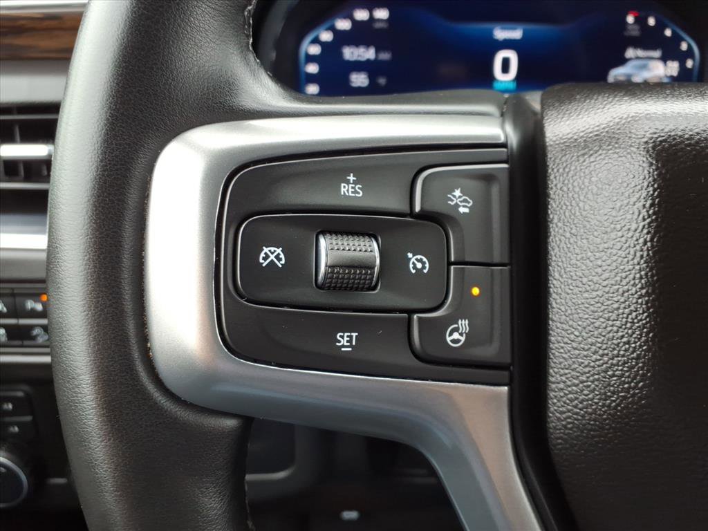 Used 2023 Chevrolet Suburban Premier image 16