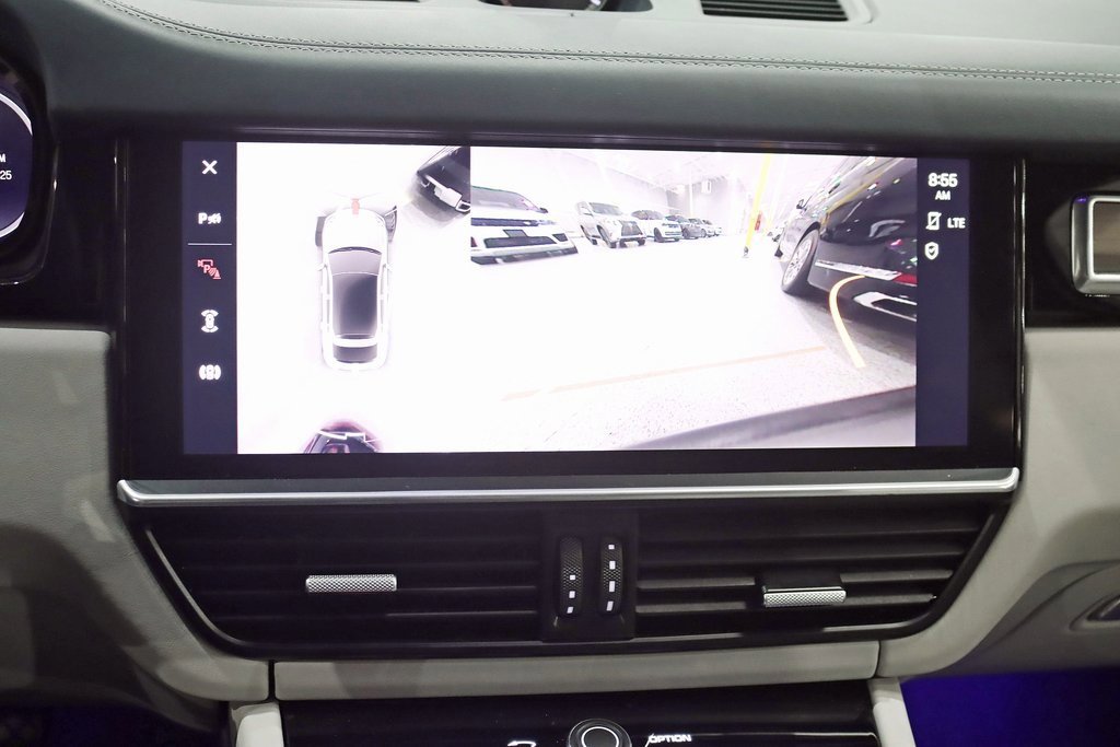 Used 2023 Porsche Cayenne Platinum Edition image 20