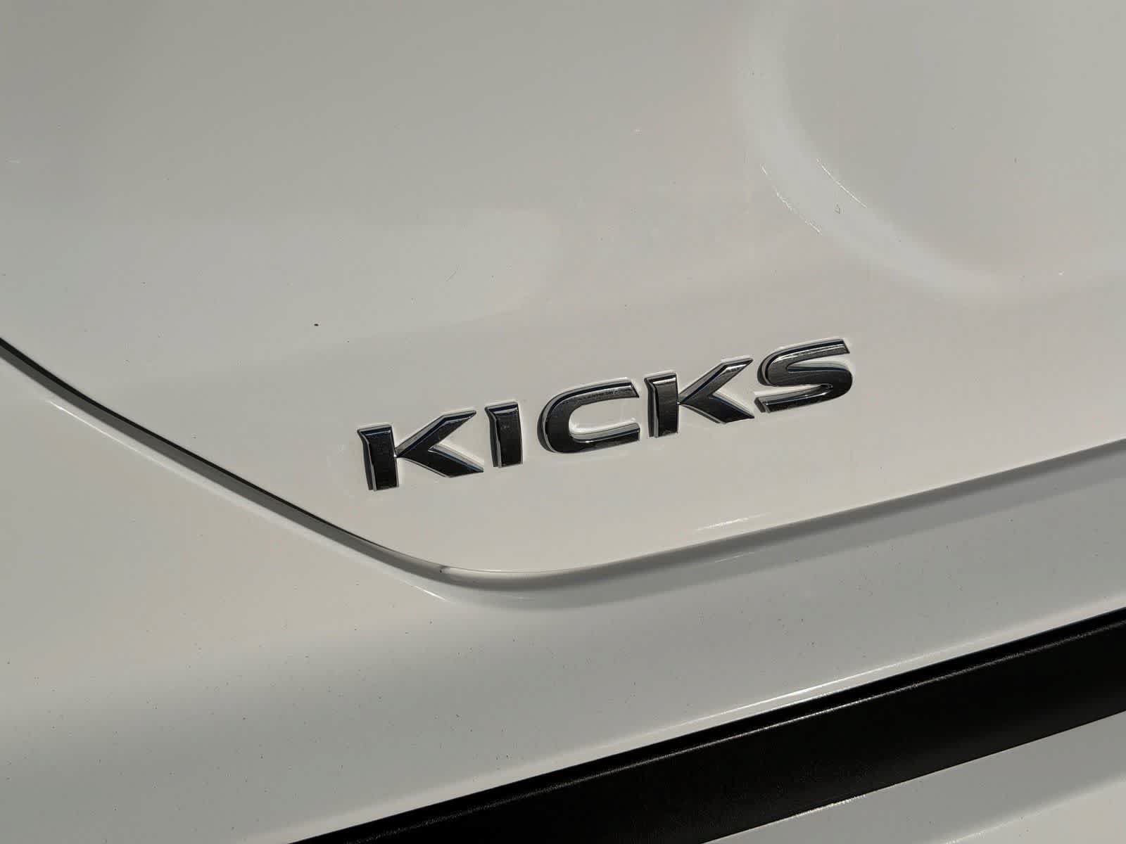 Certified 2025 Nissan Kicks Play S FWD image 31