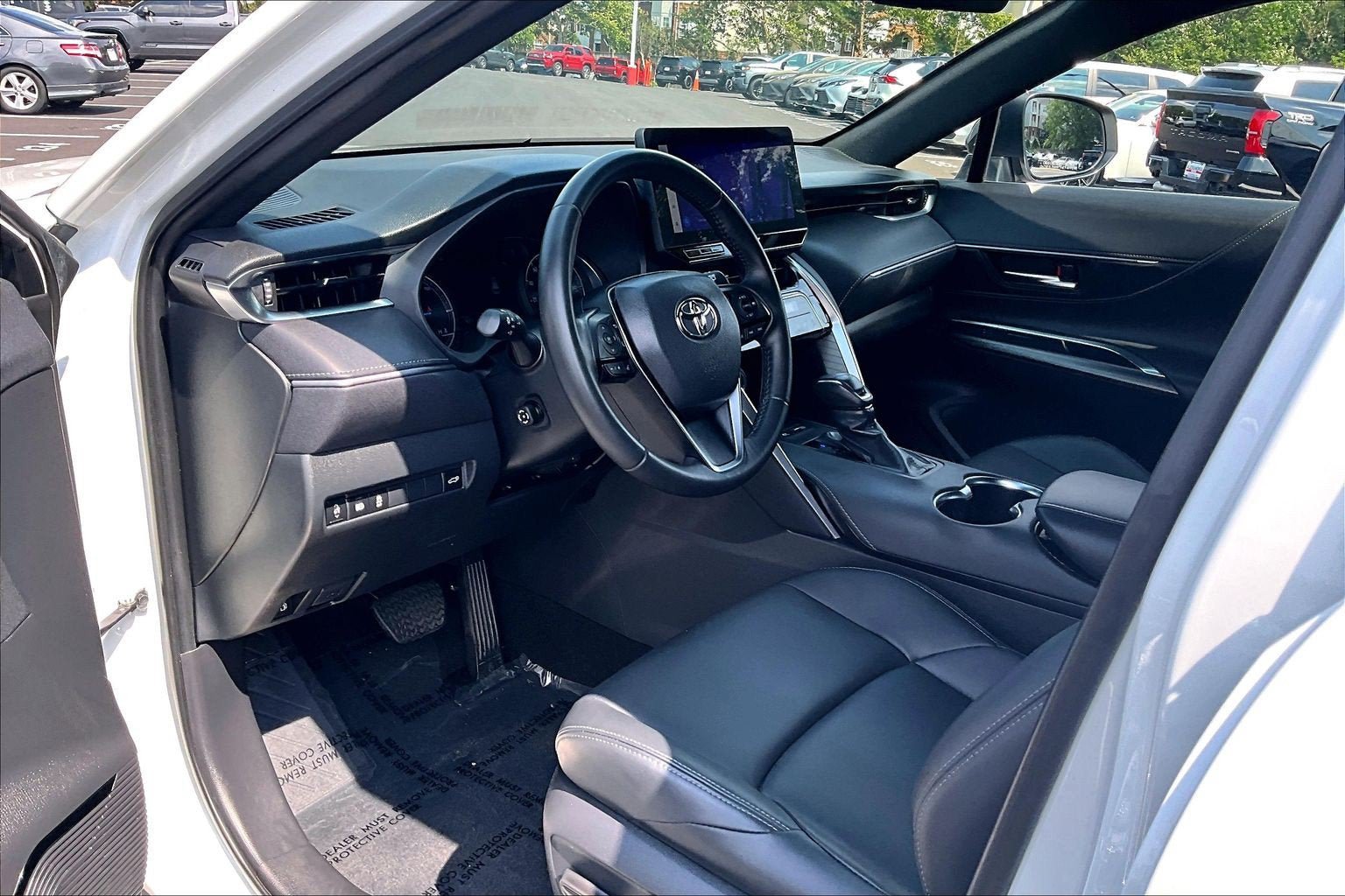 Used 2024 Toyota Venza Nightshade AWD/4WD image 13