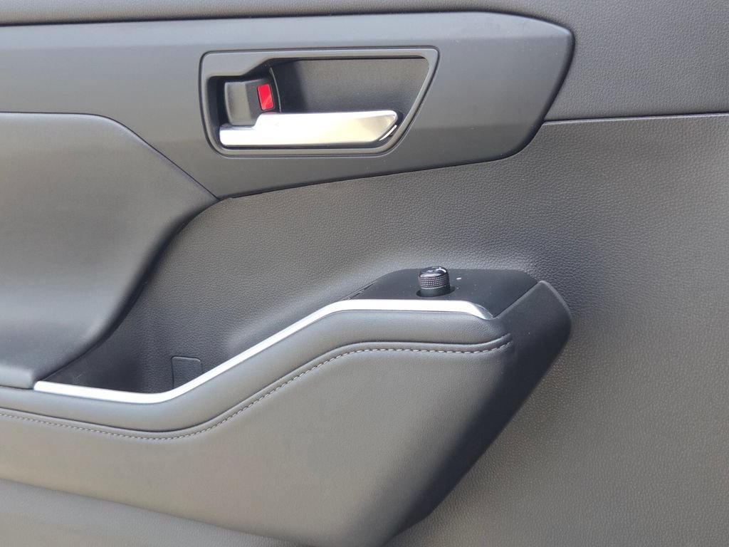 Used 2022 Toyota Highlander XSE FWD image 28