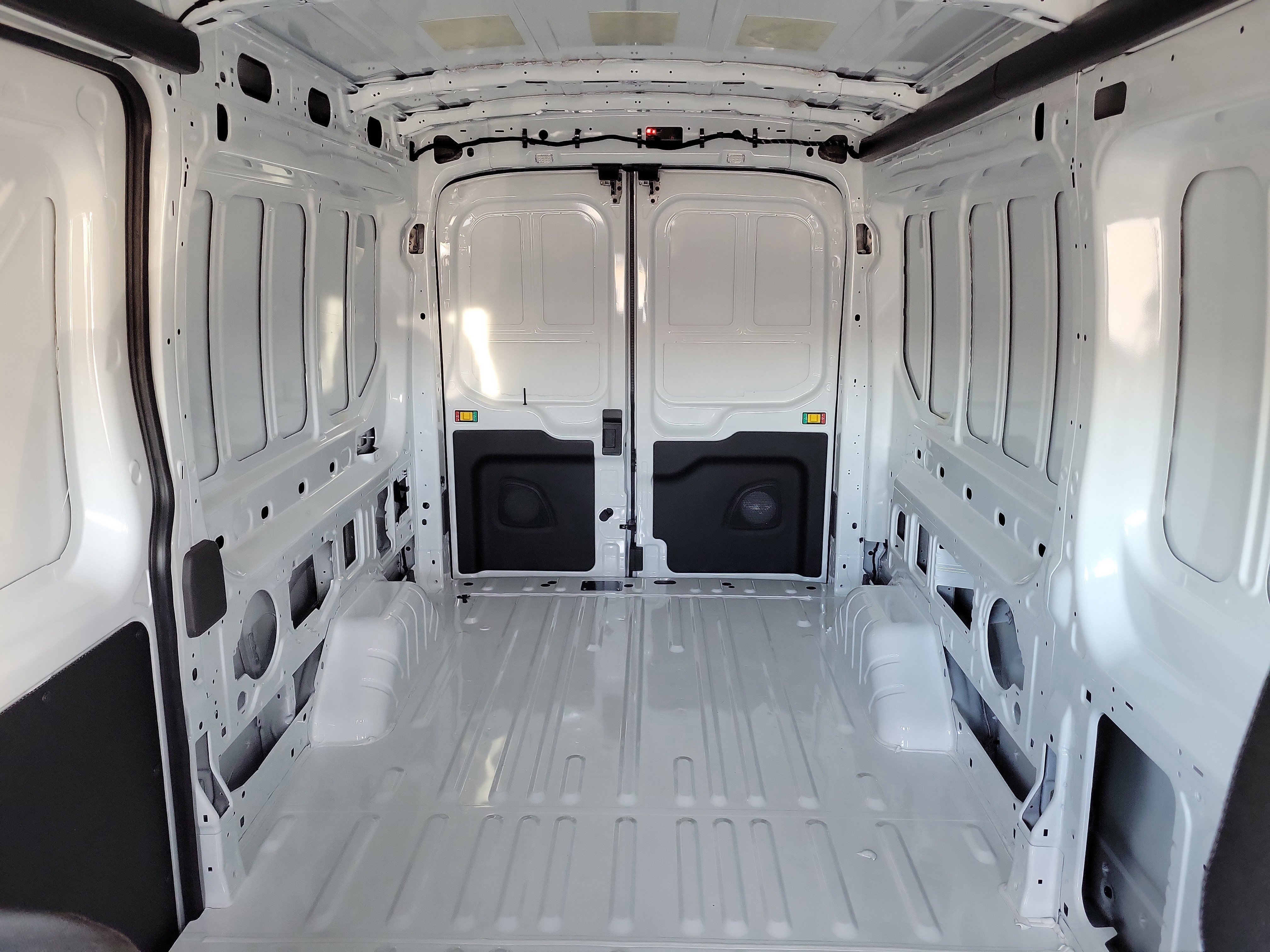 New 2026 Ford Transit 250 148 Medium Roof Extended AWD image 33