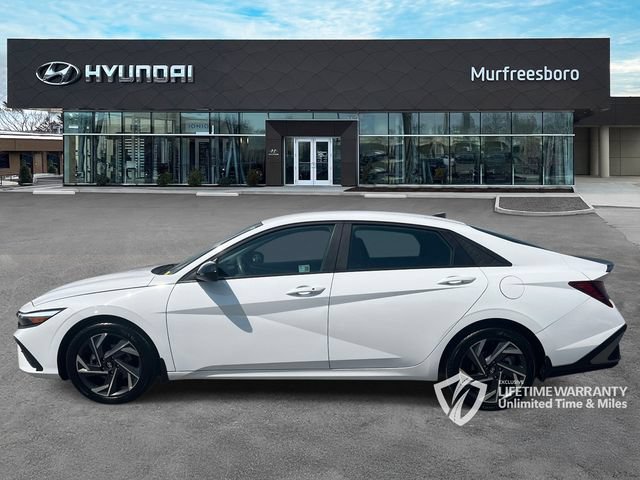 Certified 2025 Hyundai Elantra Sport FWD image 8