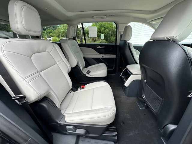 New 2026 Lincoln Aviator AWD image 25