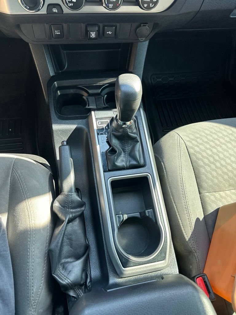Used 2020 Toyota Tacoma SR5 AWD/4WD image 21