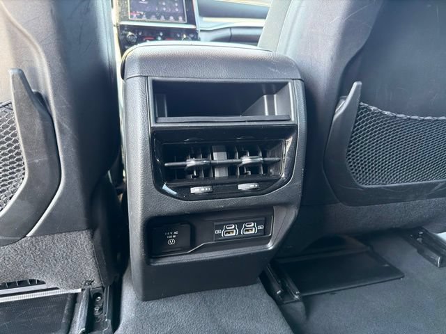 Used 2024 Jeep Grand Cherokee Altitude AWD/4WD image 27