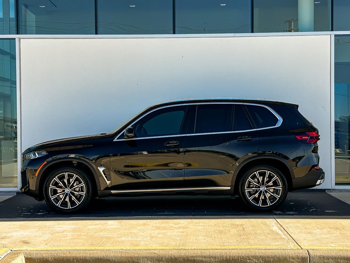 New 2025 BMW X5 sDrive40i w/ Climate Comfort Package image 8