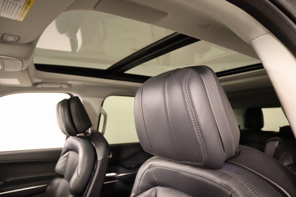 New 2025 Lincoln Navigator Reserve image 17