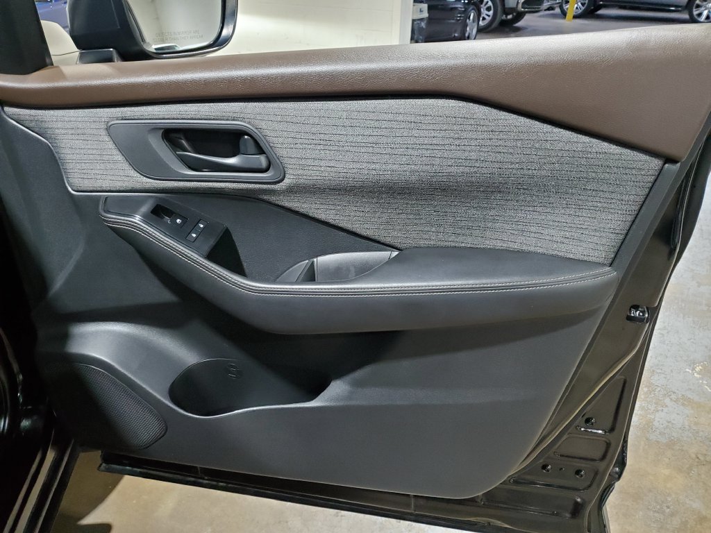 Used 2021 Nissan Rogue S FWD image 16