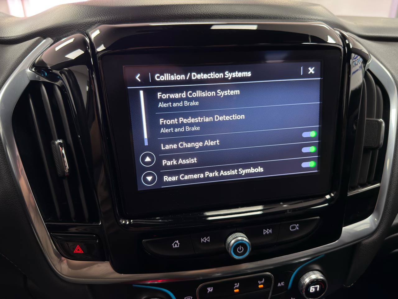 Used 2022 Chevrolet Traverse LT w/ LPO, Floor Liner Package AWD/4WD image 22
