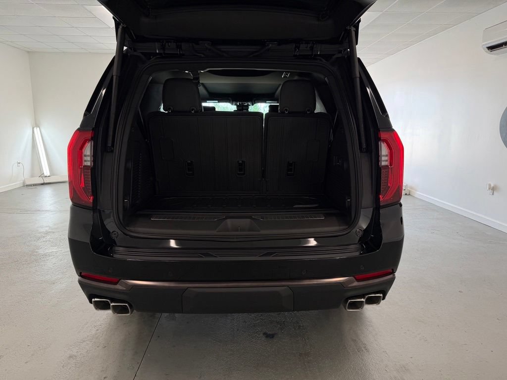 New 2026 GMC Yukon AT4 Ultimate w/ LPO, Floor Liner Package AWD/4WD image 6