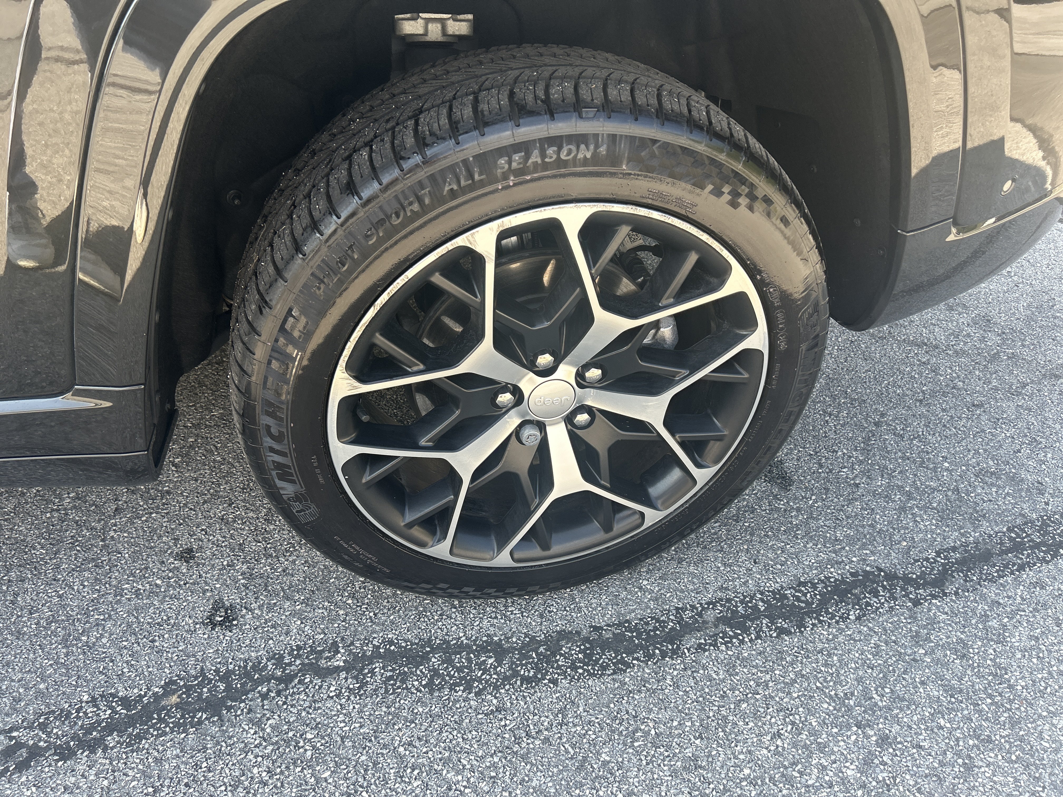 Certified 2023 Jeep Grand Cherokee Summit AWD/4WD image 9