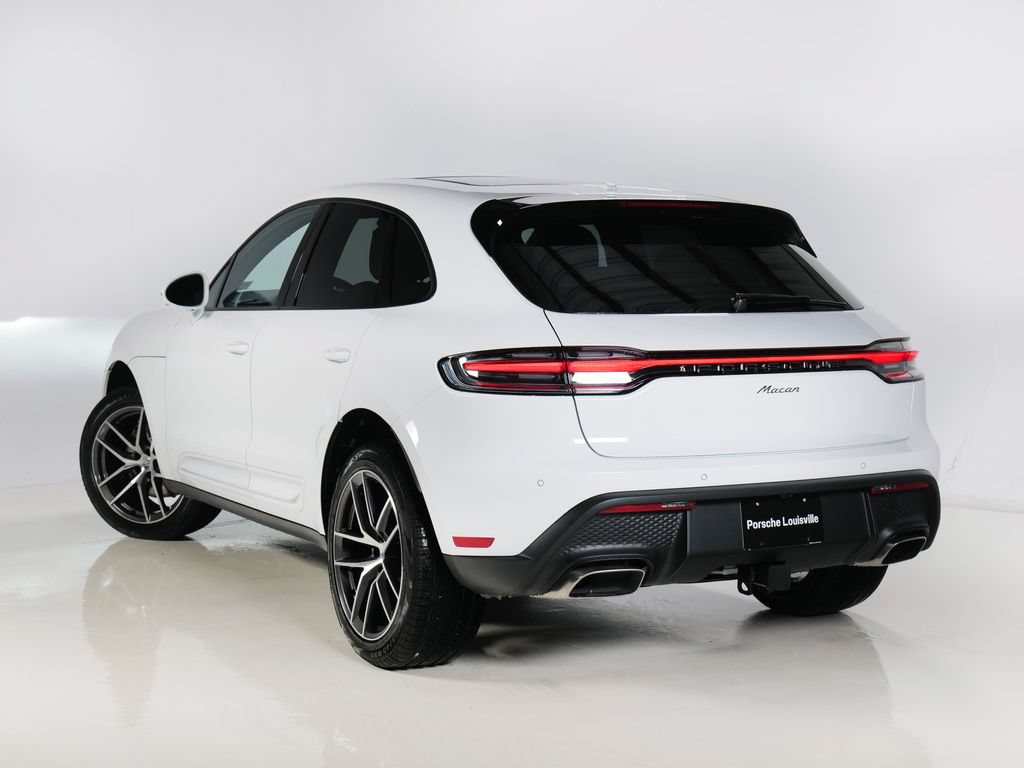 Certified 2026 Porsche Macan AWD/4WD image 3