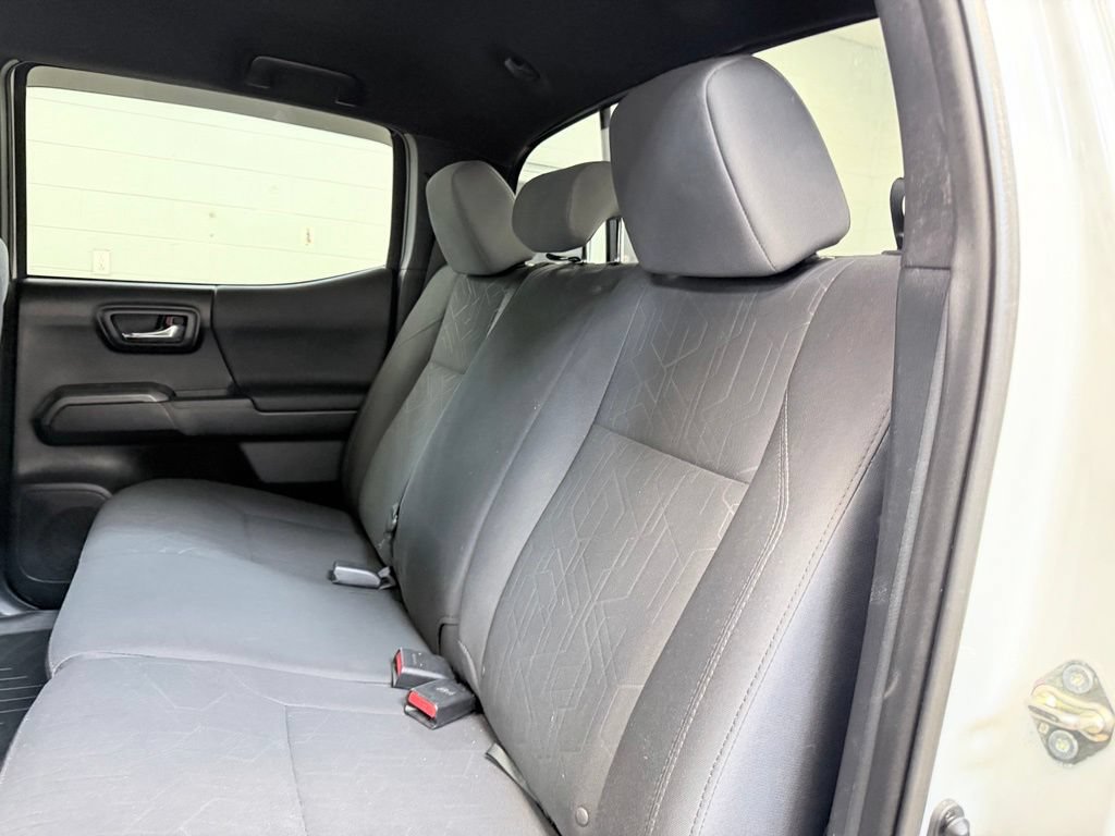 Used 2017 Toyota Tacoma TRD Sport w/ Tow Package AWD/4WD image 21