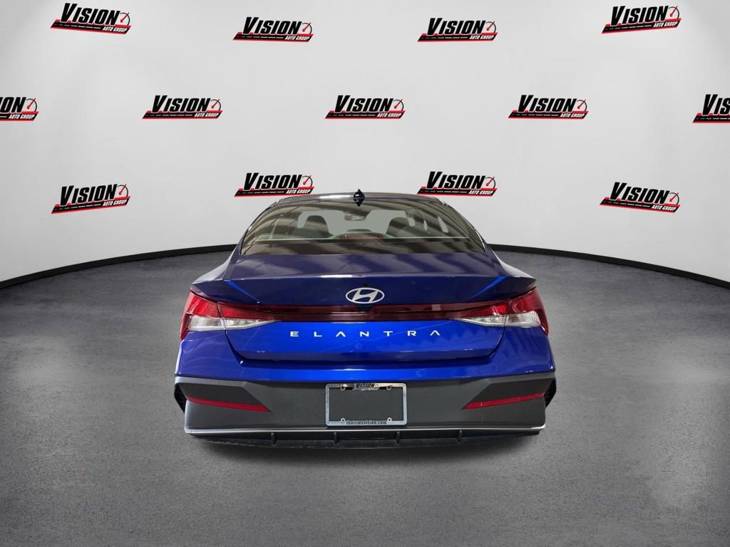 Certified 2024 Hyundai Elantra SE image 6
