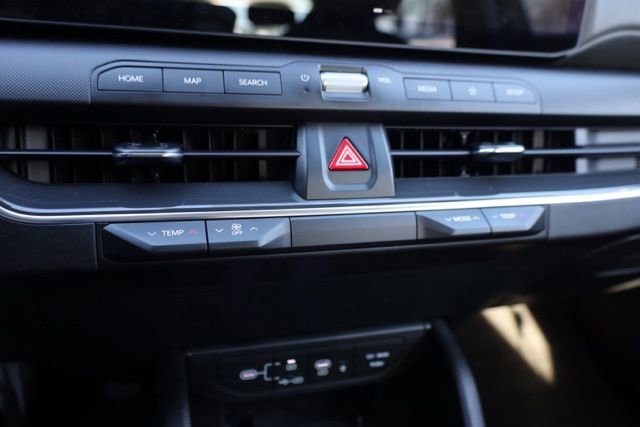 Used 2025 Kia K4 EX image 27