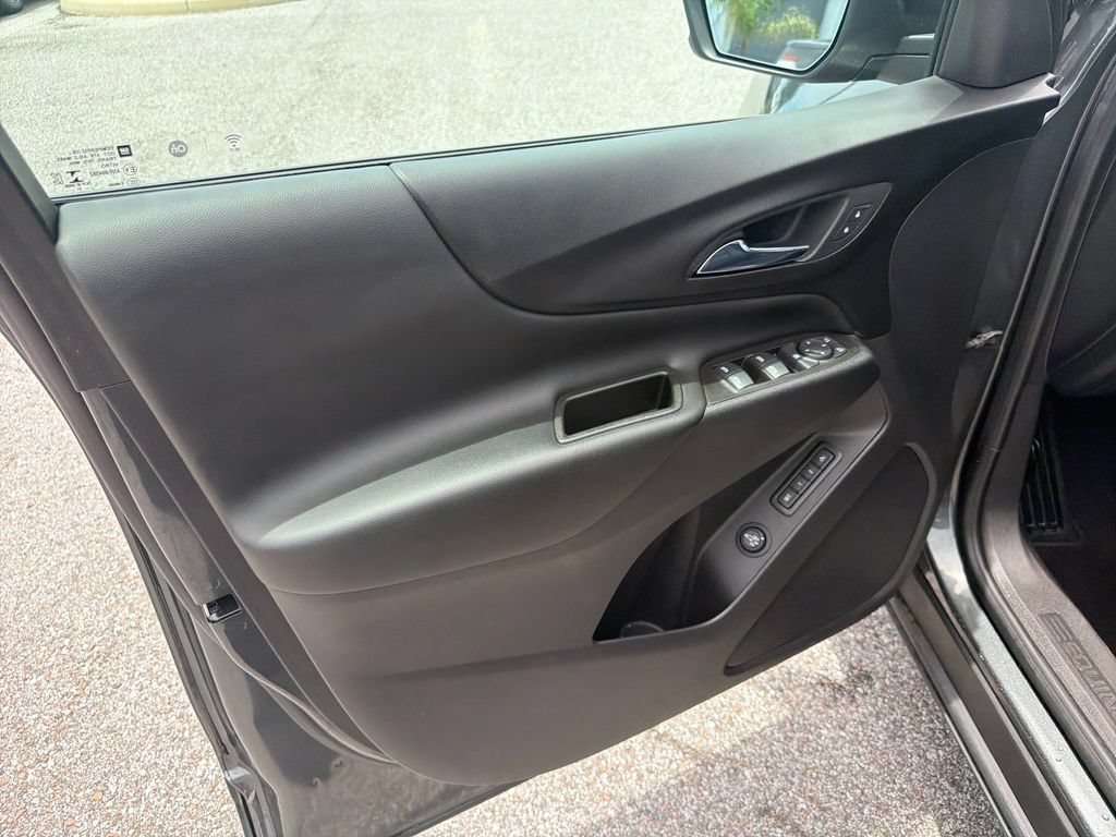 Used 2021 Chevrolet Equinox LT FWD image 19