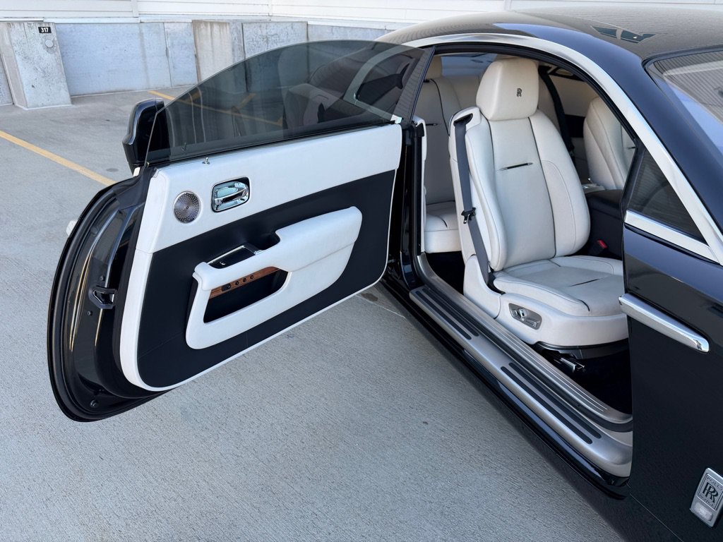 Used 2017 Rolls-Royce Wraith RWD image 29
