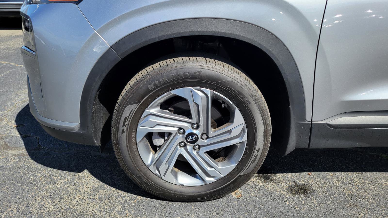 Used 2023 Hyundai Santa Fe SEL w/ Winter Weather Package image 12