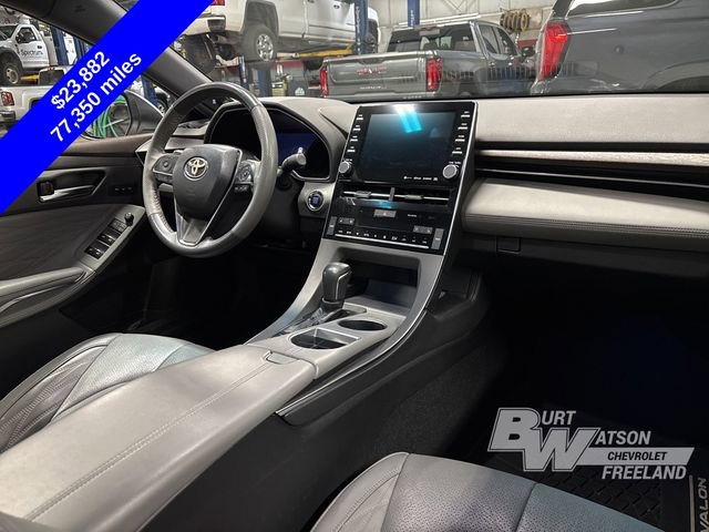 Used 2019 Toyota Avalon Limited image 10