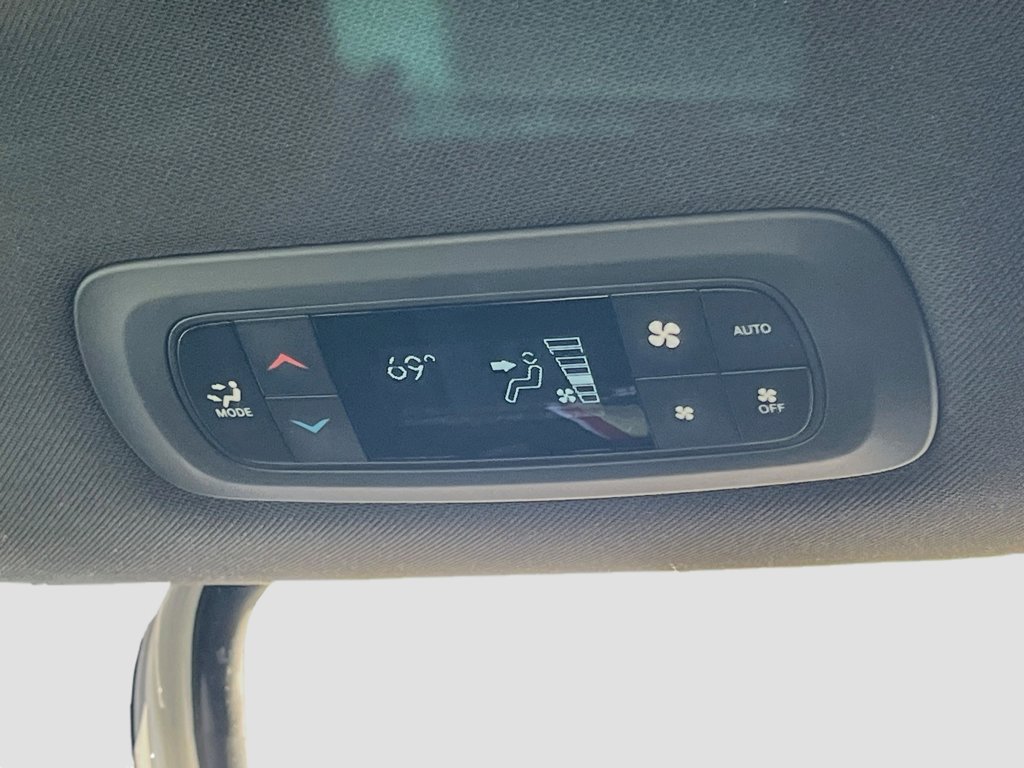 Certified 2026 Chrysler Pacifica Select FWD image 24