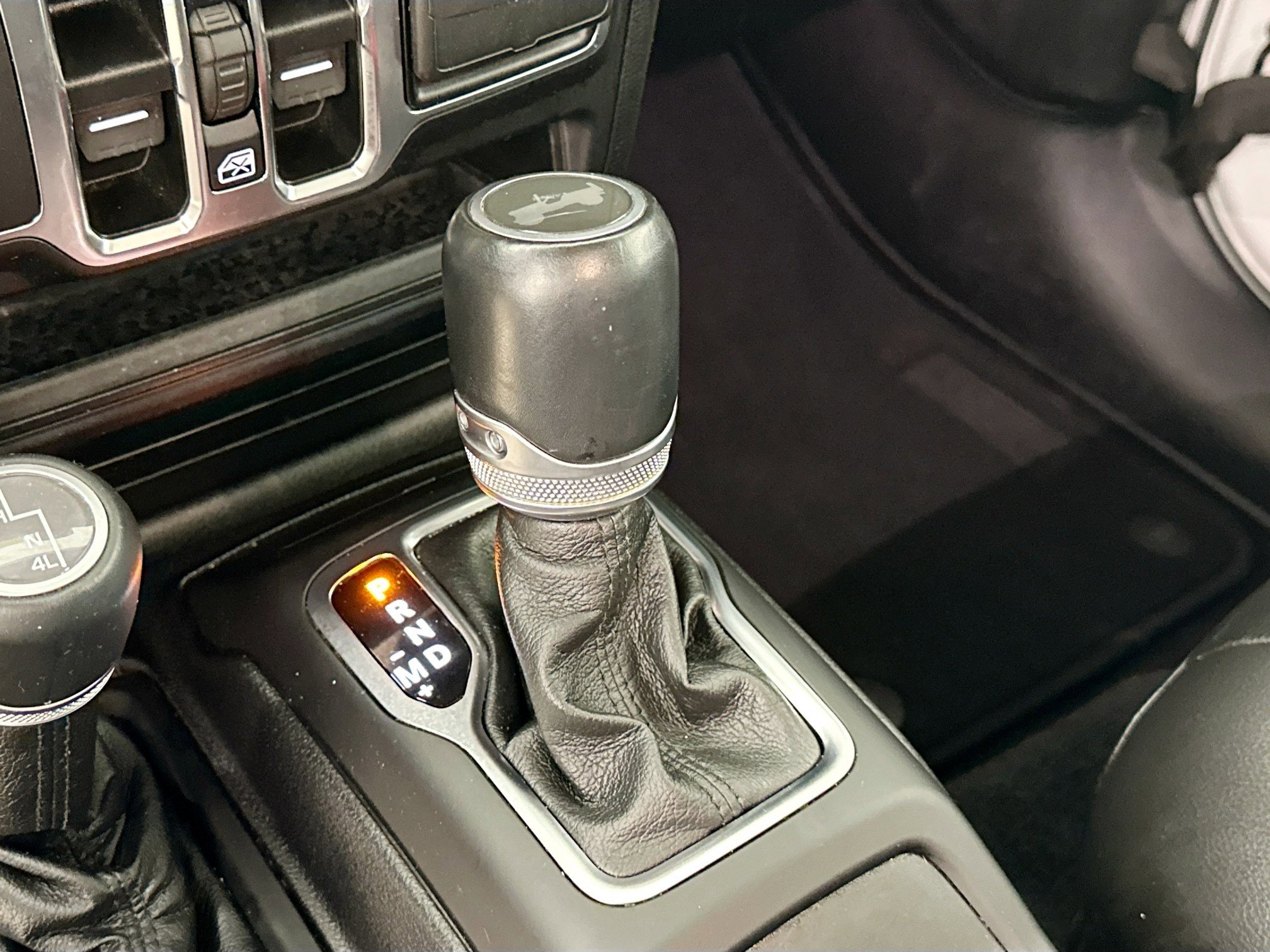 Used 2021 Jeep Wrangler Unlimited Sahara image 21