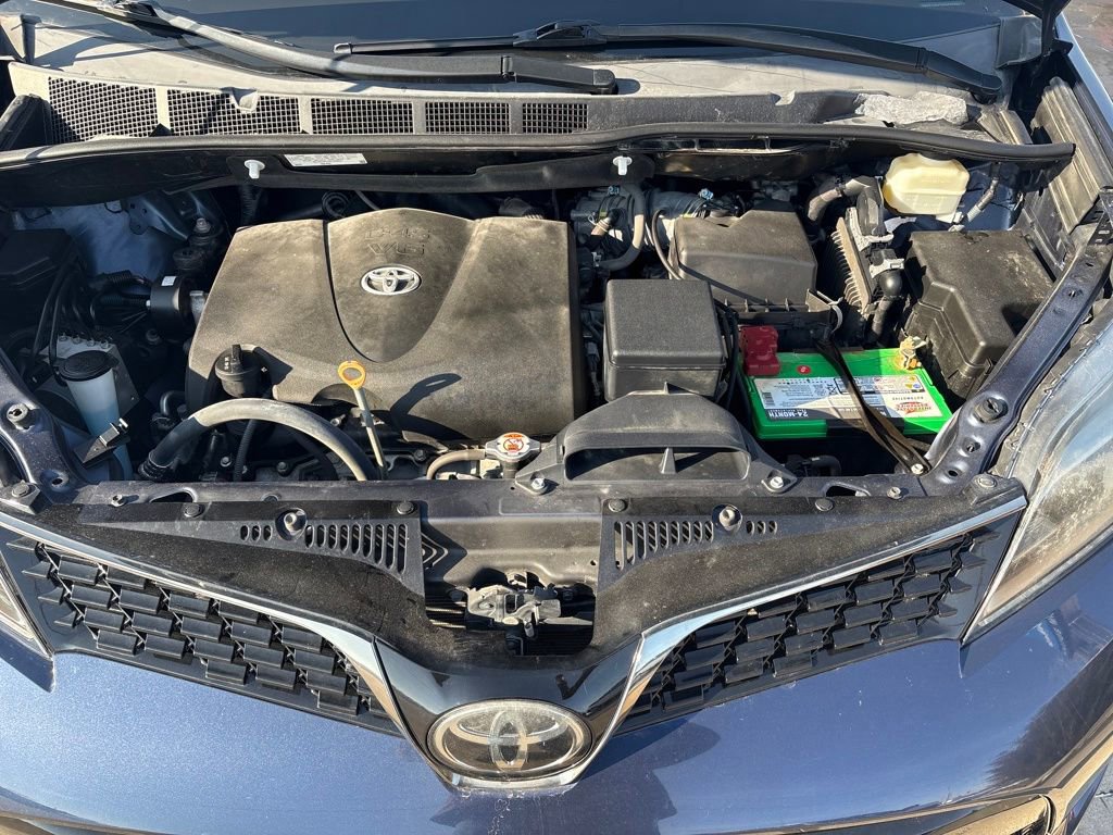 Used 2019 Toyota Sienna SE image 26