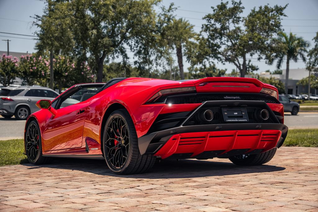 Used 2024 Lamborghini Huracan EVO AWD/4WD image 3