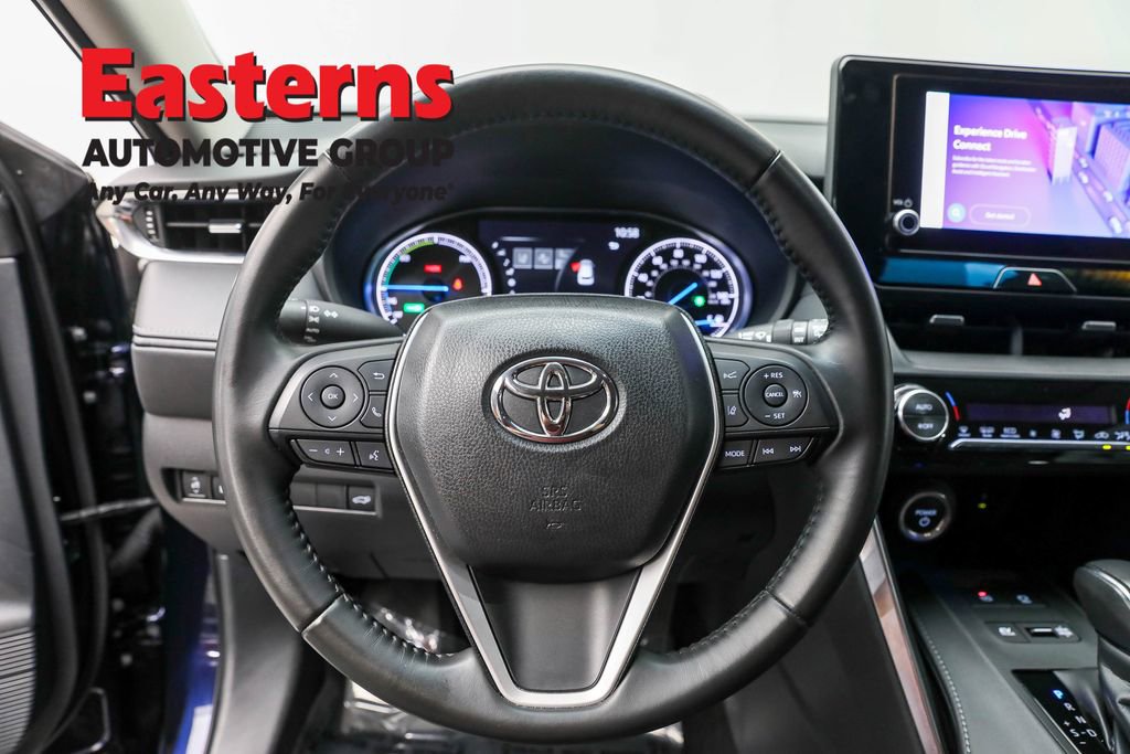 Used 2024 Toyota Venza LE image 10