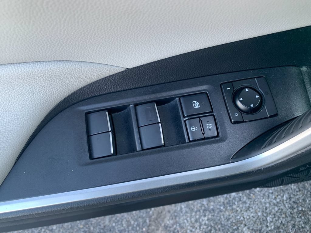Used 2020 Toyota RAV4 XLE Premium AWD/4WD image 13