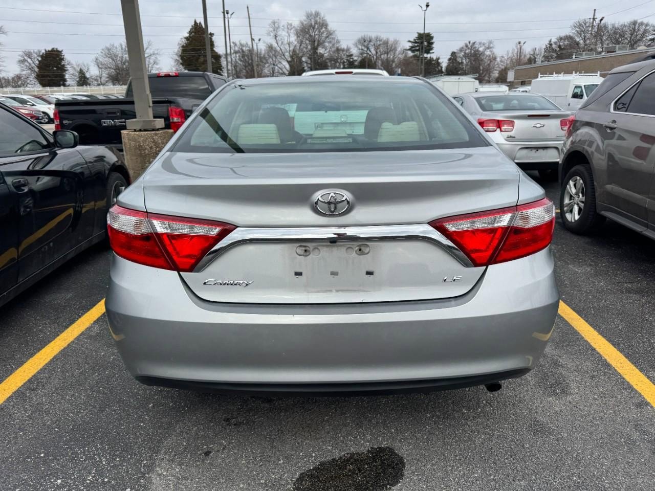Used 2016 Toyota Camry LE image 8