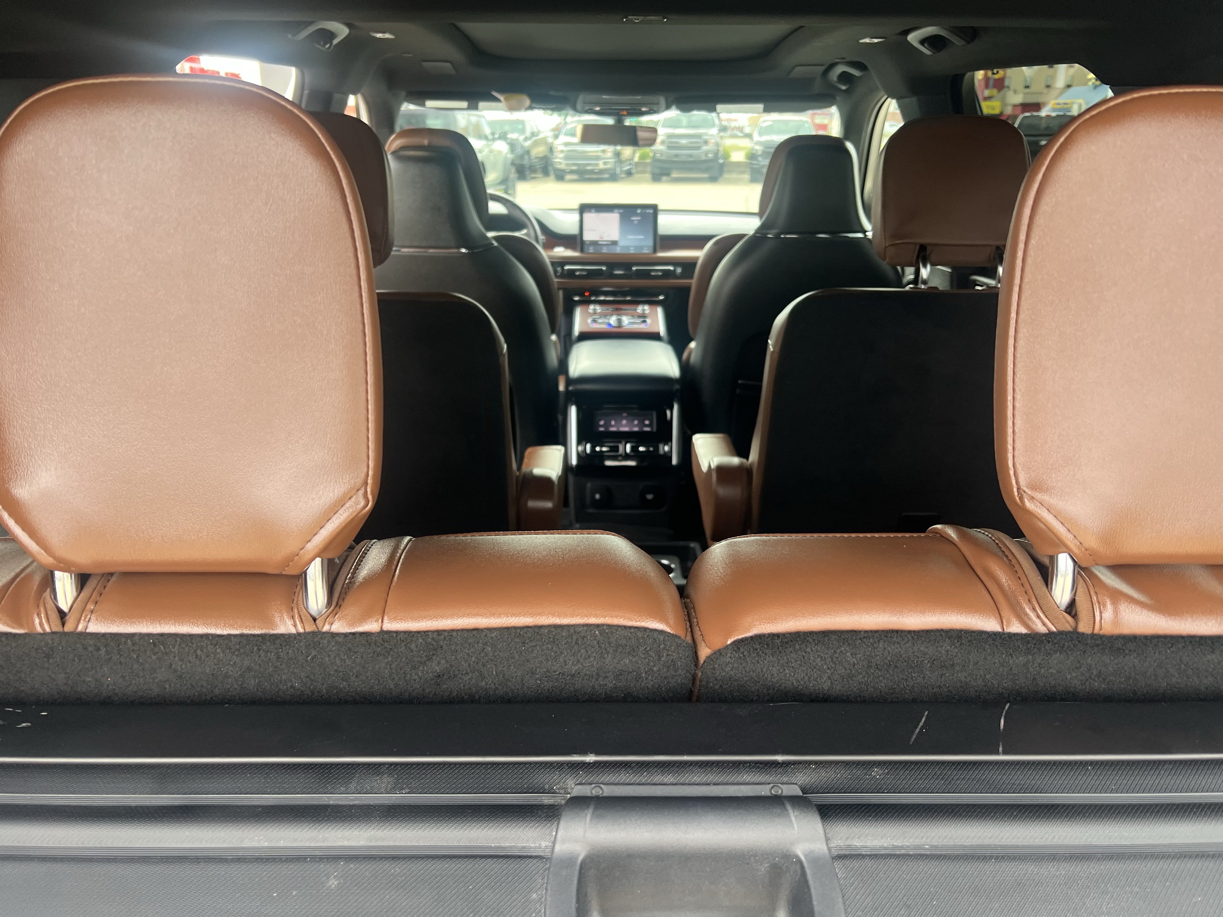 Used 2023 Lincoln Aviator Reserve w/ Equipment Group 201A AWD/4WD image 23