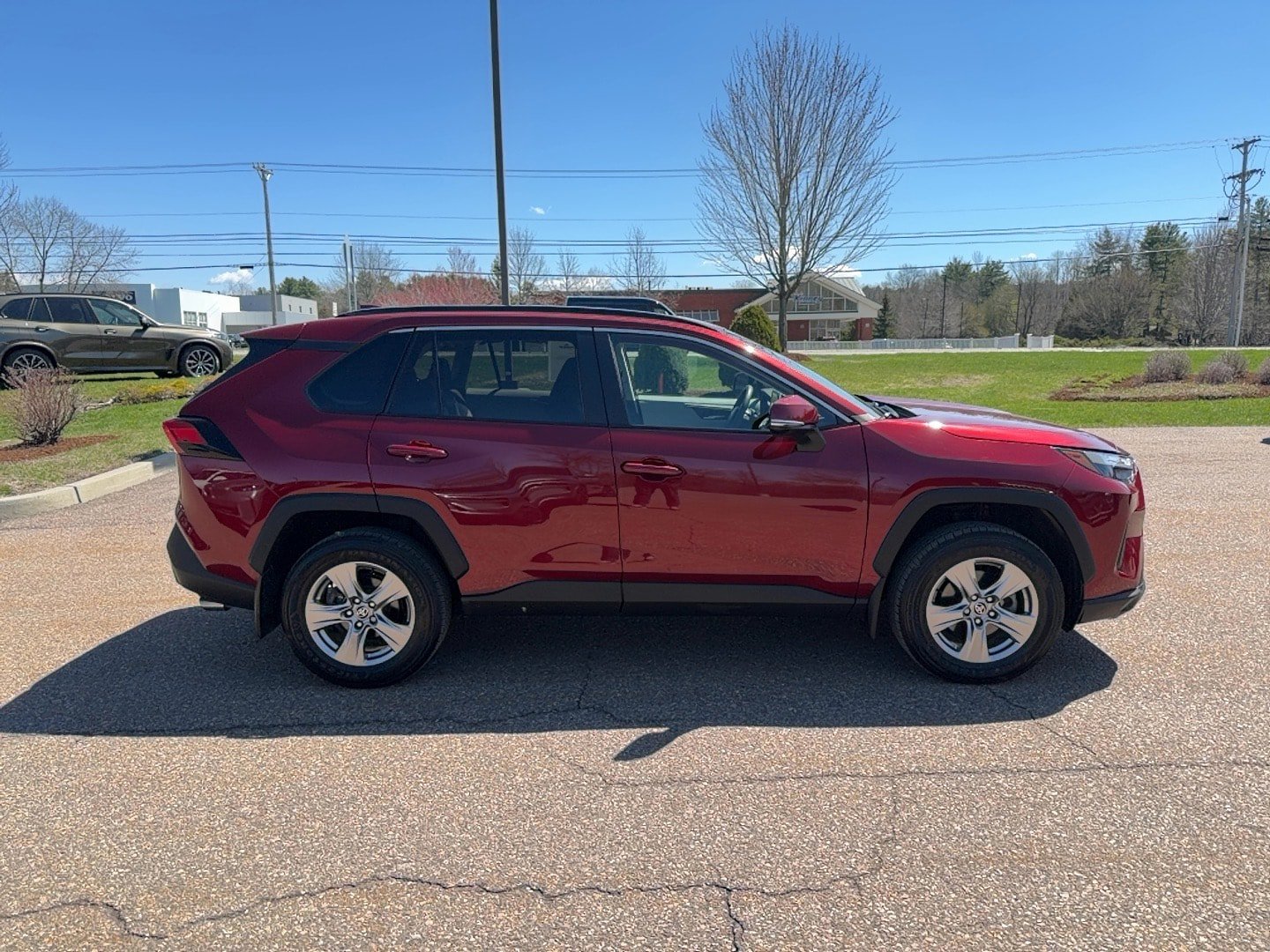 Used 2023 Toyota RAV4 XLE w/ Convenience Package AWD/4WD image 4