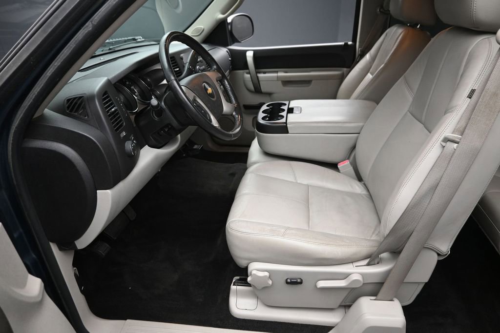 Used 2011 Chevrolet Silverado 1500 LT w/ Regional Value Package RWD image 16