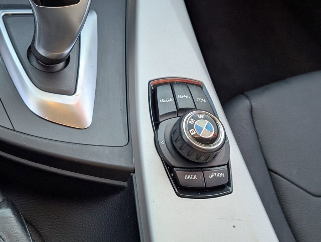 Used 2018 BMW 320i Sedan image 26