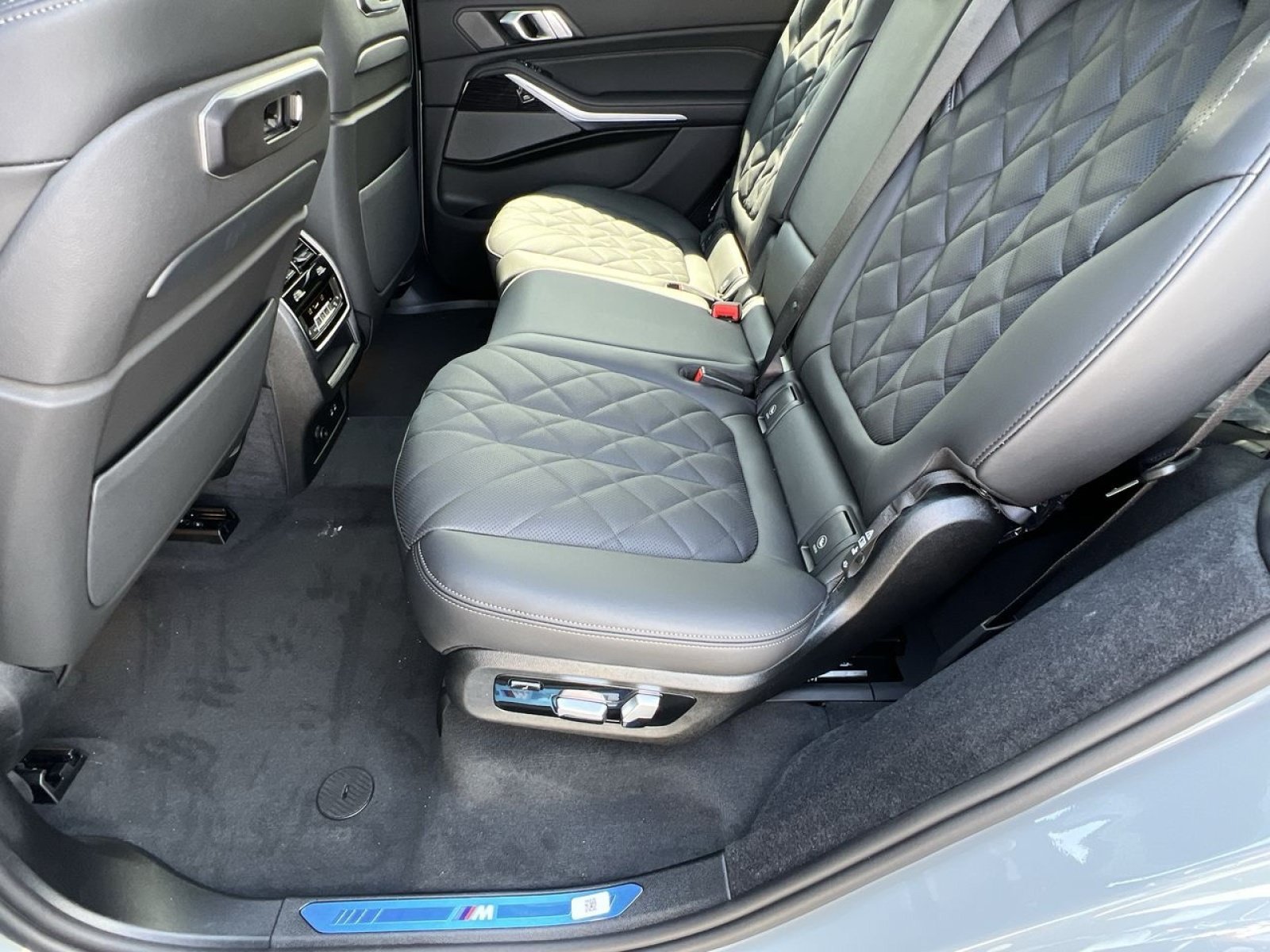 New 2027 BMW X7 xDrive40i w/ M Sport Package AWD/4WD image 22