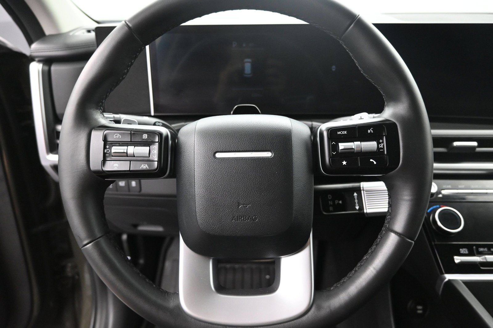 Used 2026 Hyundai Santa Fe SEL AWD/4WD image 13