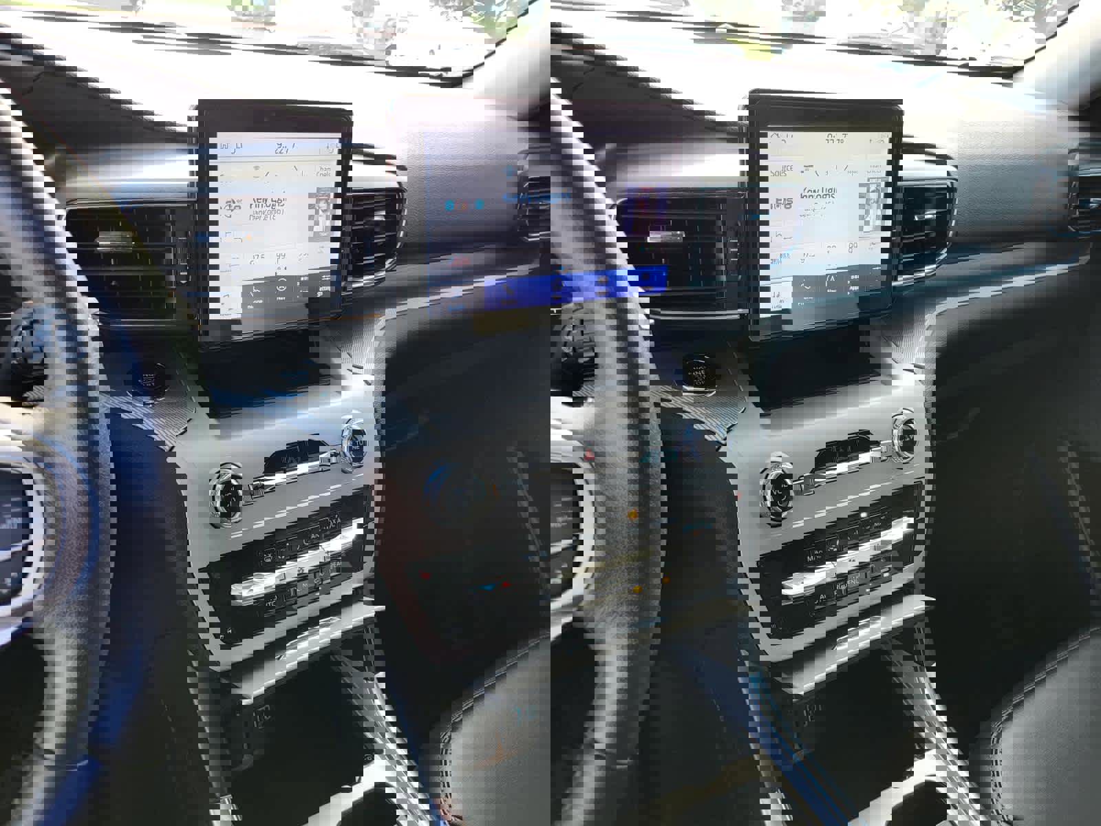 Used 2023 Ford Explorer XLT w/ Equipment Group 202A image 21